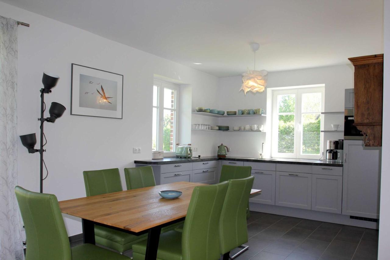 Wassernahes Ferienhaus Mit Meerblick Und Schwimmbadnutzung In Sellin - Ferienhaus Rohrweihe Gager Exterior foto
