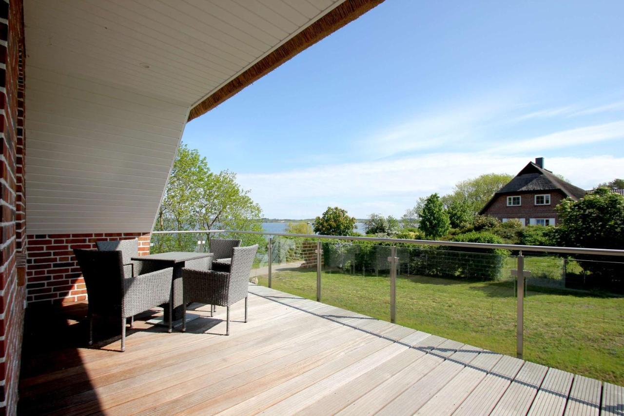 Wassernahes Ferienhaus Mit Meerblick Und Schwimmbadnutzung In Sellin - Ferienhaus Rohrweihe Gager Exterior foto