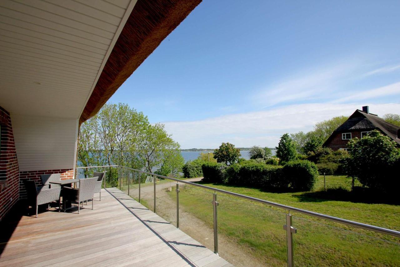 Wassernahes Ferienhaus Mit Meerblick Und Schwimmbadnutzung In Sellin - Ferienhaus Rohrweihe Gager Exterior foto